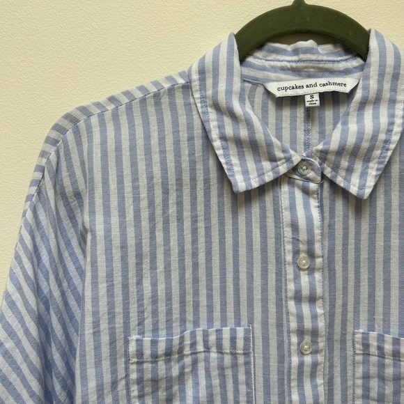 Cupcakes and Cashmere Top - Picture 3 of 4